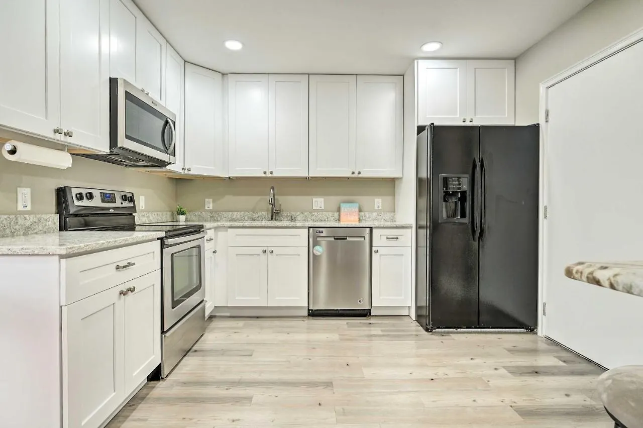 Cozy Tampa Studio, 8 Mi To Downtown! 0*,  USA