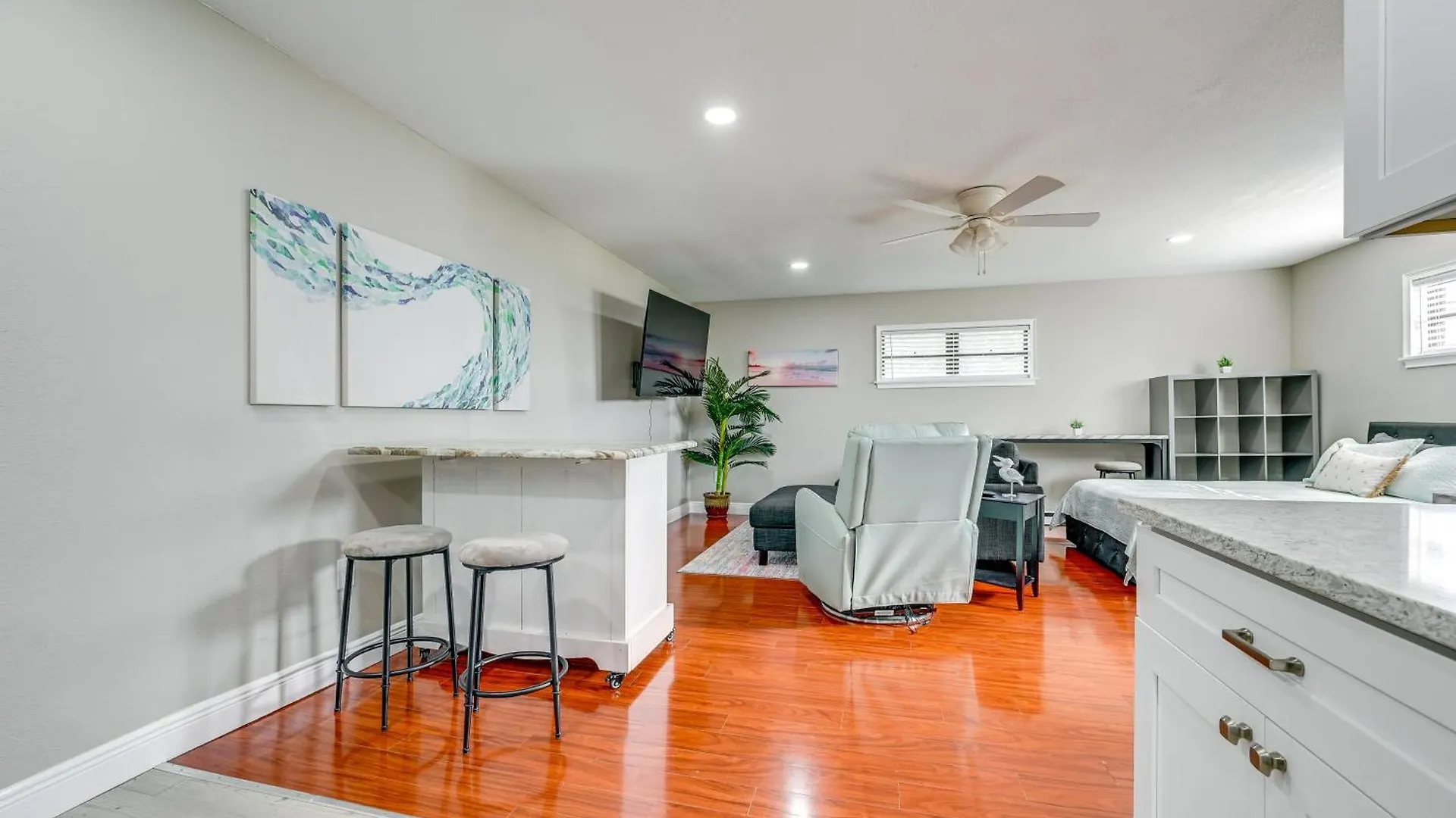 Cozy Tampa Studio, 8 Mi To Downtown!