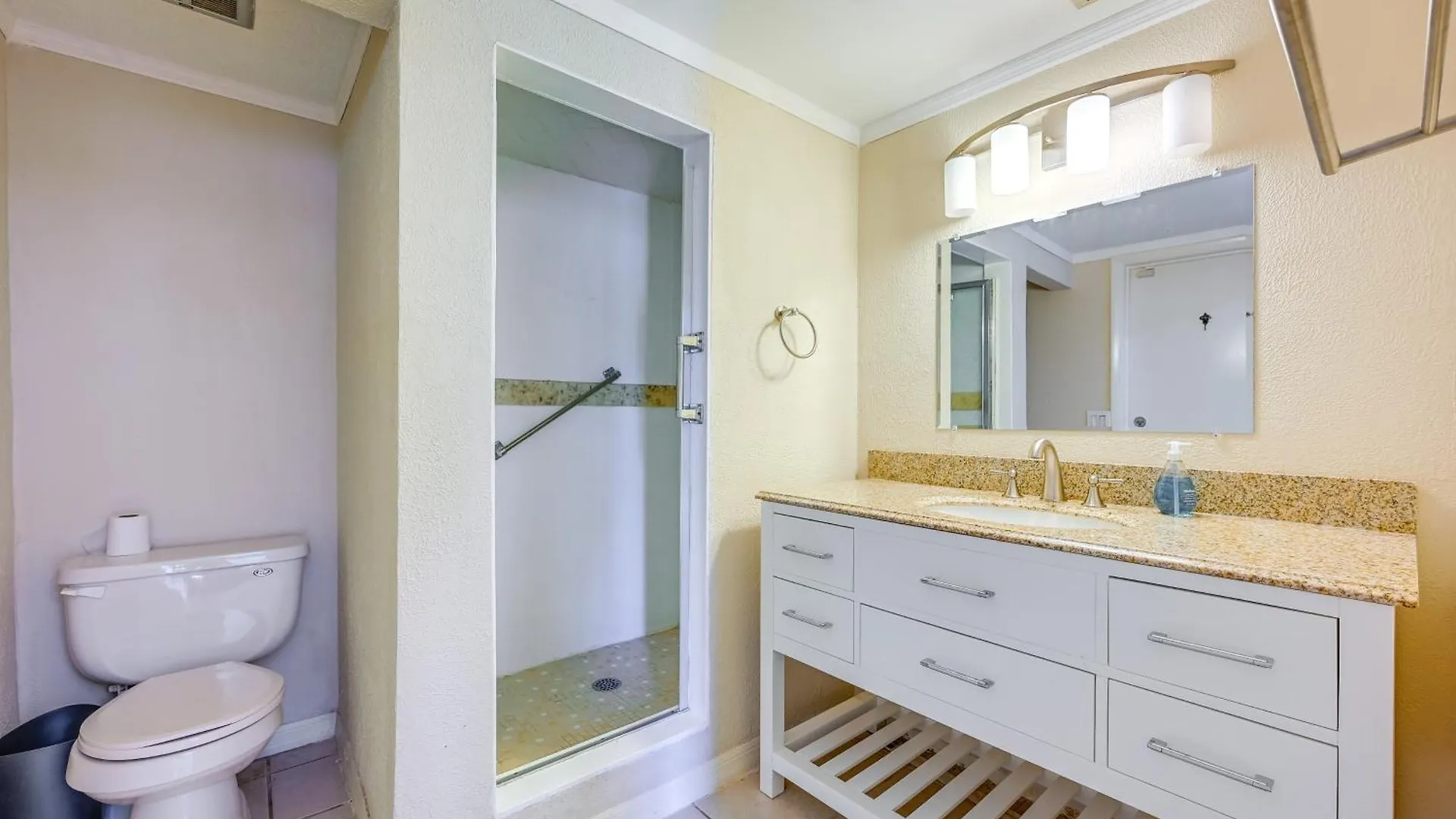 Cozy Tampa Studio, 8 Mi To Downtown!
